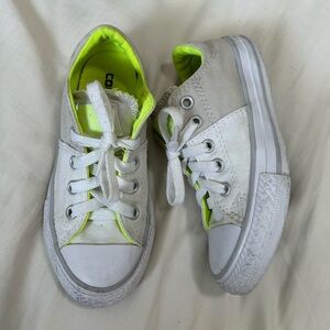 Kids converse chuck Taylor Gray and white size 11